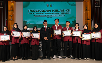 Lulus dengan Gemilang, SMKN 2 Madiun Gelar Pelepasan Siswa Kelas XII Tahun 2026